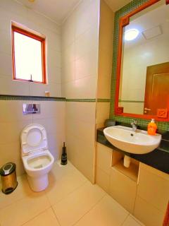 Oceanline Beachfront Suites - Mombasa - 9