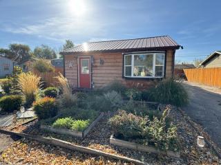 Cabin 2BR 2BA home, 3 min to airport and downtown - 8