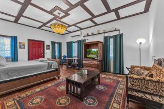 Riesling: Pet-friendly, Hot-Tub, 10-Min to Downtown! - Fredericksburg - 3