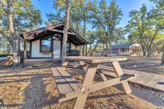Vitner Cottage: Hot tub-Pet friendly-10-Mins to Downtown! - Fredericksburg - 9
