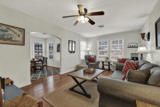 Leicht Haus Hot-Tub & Fire Pit, 5 blks to Marktplatz! - Fredericksburg - 4