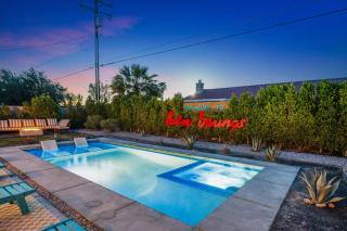 NEW Retro Escape 70's Vibes Wellness Game Room - Palm Springs - 0
