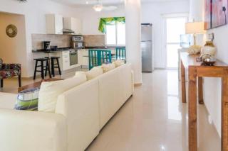 Modern Condo, Just Steps to Mamitas Beach & 5th - Playa del Carmen - 3