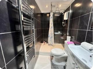 Room 3 Shared House in L6 - 2