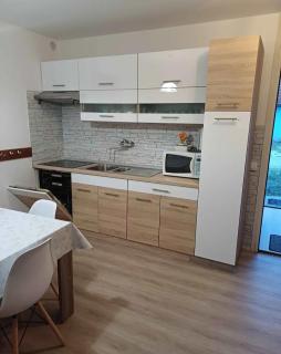 Mojca - - 6