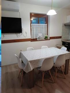 Mojca - - 3