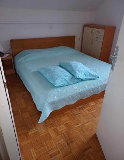 Mojca - - 1