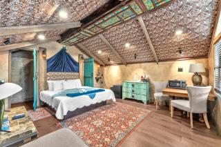 Shiraz: Tranquil Retreat w/Hot-Tub, 10 Mins to Downtown! - Fredericksburg - 3