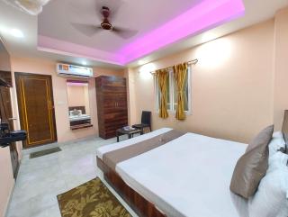 Hotel Aradhya Puri - Luxury Room with Sea View - Prime Location with Parking Facilities - Best Hotel in Puri - Puri - 4