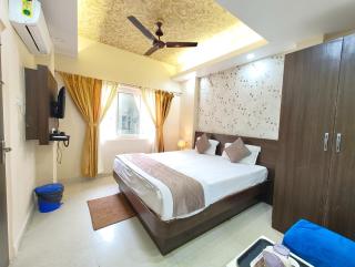Hotel Aradhya Puri - Luxury Room with Sea View - Prime Location with Parking Facilities - Best Hotel in Puri - Puri - 3