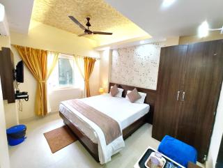 Hotel Aradhya Puri - Luxury Room with Sea View - Prime Location with Parking Facilities - Best Hotel in Puri - Puri - 2