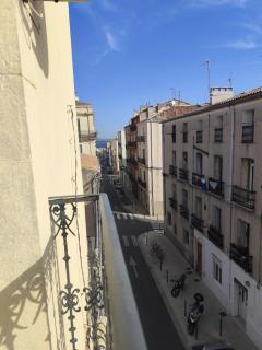 Authentic neighborhood! Central - 8