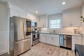 2005 Queen Suite, 2nd Floor Surfside - Surf City - 6