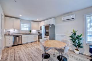 208 King Suite, 2nd Floor Barefoot - Surf City - 9
