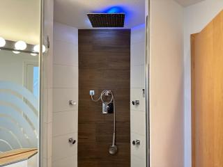 D2 Luxus-Penthouse mit Dachterrasse - Bis 9 Personen - A81 - Stuttgart - Messe - Daimler - ab 5 Nächte - Business Center und Konferenzraum separat buchbar - Schönaich - 3