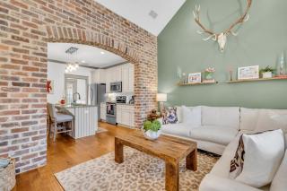 Cowbell Cottage - Starkville - 0