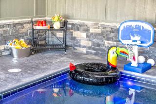 Honeybear Hideaways - Beautiful Luxury 8BR Retreat in with Indoor Pool, Theater, Game and Hot Tub - Sevierville - 8