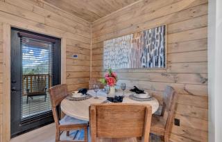 Honeybear Hideaways - Unique & Serene Cabin with Indoor Pool, Hot Tub and Mountain Views - Pigeon Forge - 9