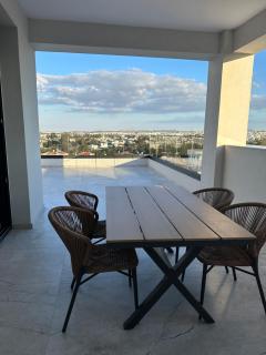 Lux Level 4 Penthouse Tower 206 - 1