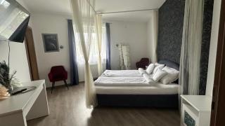 Reginahouse - 1