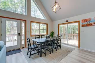 Lakefront Poconos Cabin with Deck and Game Room - Pocono Lake - 6