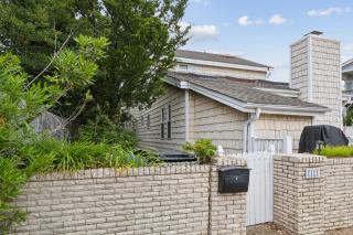 111 Oasis North end close to beach access - 8