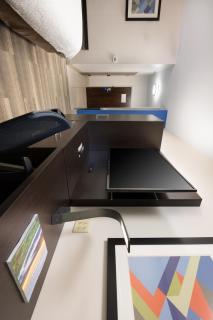Holiday Inn Express & Suites Chattanooga-Hixson by IHG - 9