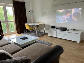 The Premier Model Living Experience - Bromley - 0