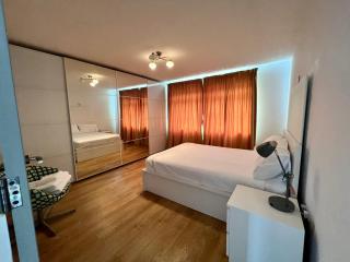 The Premier Model Living Experience - Bromley - 3