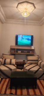 Comfortable two bedroom flat - 8