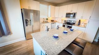 Modern 2BR Lux Retreat - Houston - 6