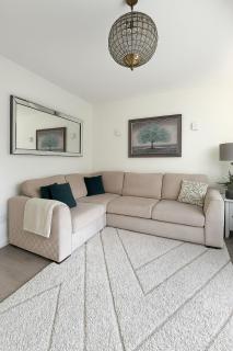 Large 3 Bed Home - Coop Live -Free parking - 6