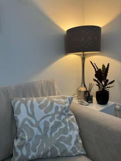 Large 3 Bed Home - Coop Live -Free parking - 1