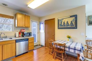 Hot Tub and Decks Central Hood River Townhome! - Hood River - 2