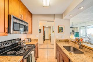 Stunning ocean view 2 bedroom Steps from beach - Kihei - 5