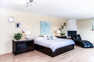 ANANA Rancho San Rafael | Master BD & Lake views - 5