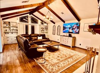 Gorgeous Texas Home - 9