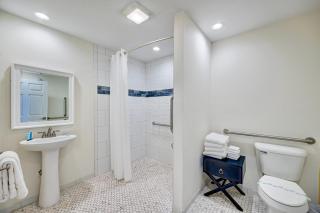 206 Queen Suite, 2nd Floor Low Tide - Surf City - 2
