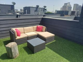 Skyline view of Downtown Dallas 3 story home! - 7