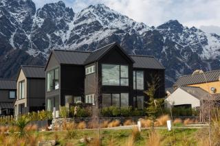 Golfers and Skiers Retreat - Jacks Point Home - Queenstown - 0