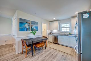 205 Queen Suite, 2nd Floor Nest - Surf City - 1
