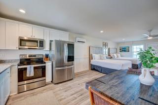 305 Queen Suite, 3rd Floor Nest - Surf City - 1