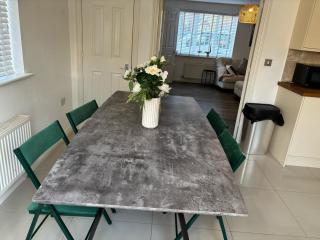 Pet Friendly - Parking - 3 Bedrooms - 6 Guests - - 3