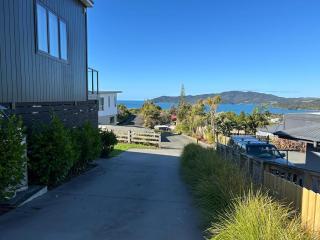 Waterview House - Cable Bay - 3