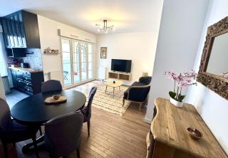 Charming 3BR Apartment with Loggia close to Paris - Le Plessis-Robinson - 0