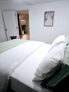 Modern Stay with Hot tub - Douglasville - 9