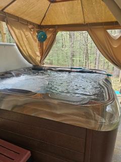 Modern Stay with Hot tub - Douglasville - 2