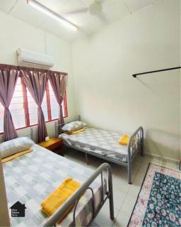 Azo Homestay Parit Raja - 3