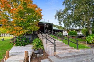 Lakeside Escape - Tikitere Holiday Home - Rotorua - 4