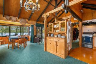 Lakeside Escape - Tikitere Holiday Home - Rotorua - 1
